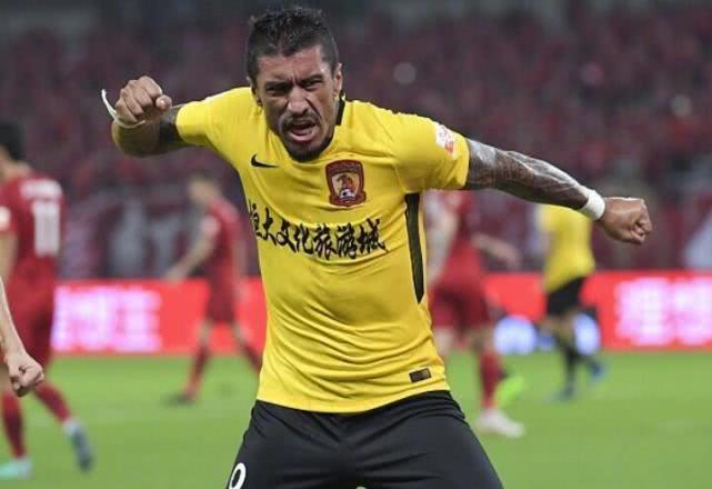 爱游戏官网-国外女子防身术强悍