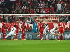 巴黎豪取连胜,成功晋级欧冠半决赛视频 巴黎豪取连胜,成功晋级欧冠半决赛视频