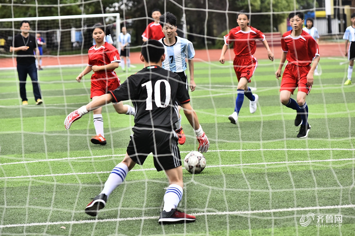 形容比赛场面很激烈的句子